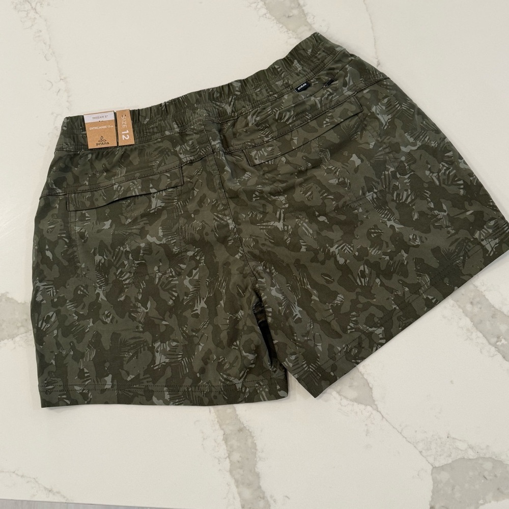 Prana NWT Halle E-Waist Short II 5” Inseam Women’s 12 Dark Green Camo Pockets - Picture 7 of 9